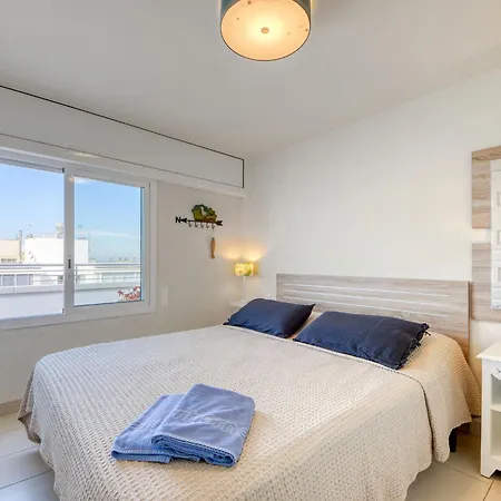 Center-21 By Interhome