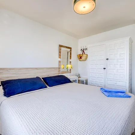 Center-21 By Interhome