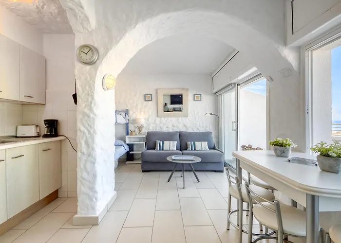 Center-21 By Interhome * Roses