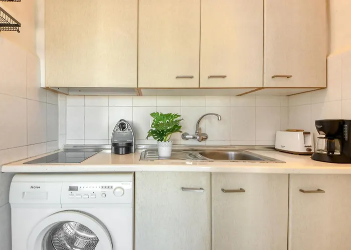 Center-21 By Interhome *